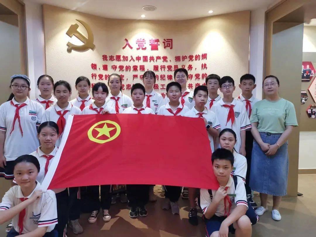 一个长方形菜地,周长是300米,长是宽的2倍,这个长方形的长和宽各多少米?列方程解-专业有问必答平台,快速获取解答